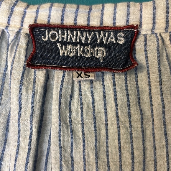 Johnny Was Hummingbird Embroidered Pinstriped Blue White Stripe Tunic Flowers XS - Picture 14 of 15